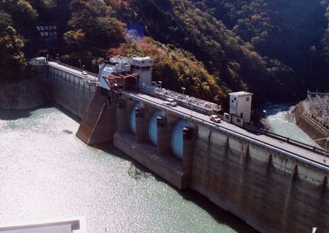 井川ダム(2002.11.3)