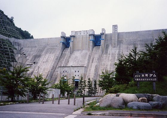 大町ダム(1991.6.22)