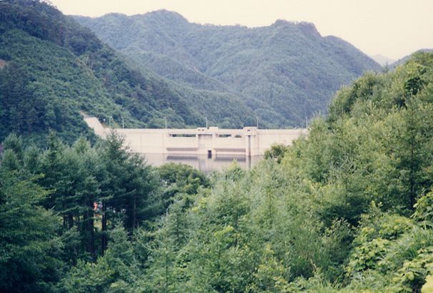 内村ダム(1990.7.14)