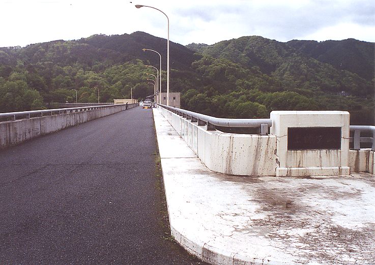 土師ダム(2002.5.1)