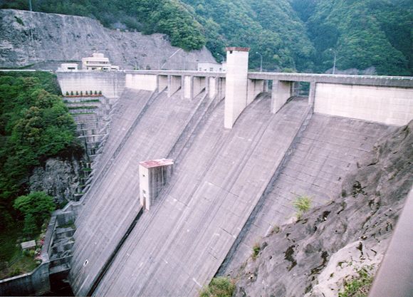 生見川ダム(2003.5.2)