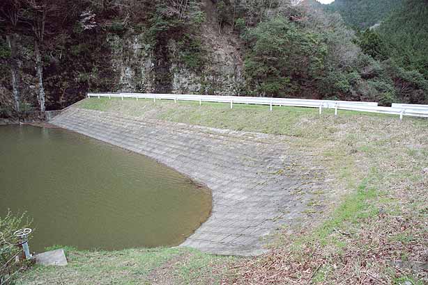 第一袋倉ダム(2004.4.4)