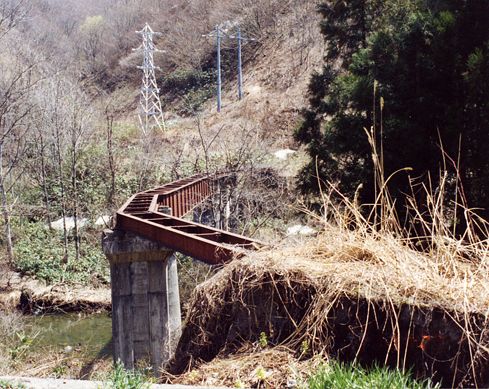 森吉ダム近くの廃線跡(1993.5.1)